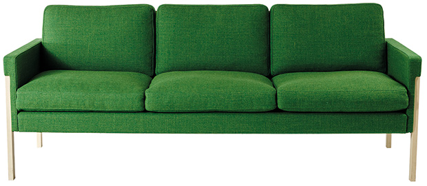 Tingstäde soffa i knallgrön färg från G.A.D. Möbler.